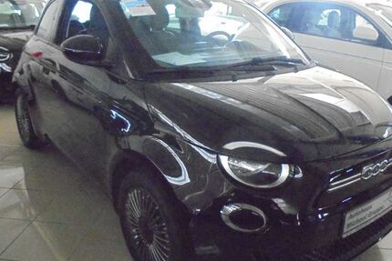 Fiat 500e 17.727 km 16.900 &euro; Hamburg 22043