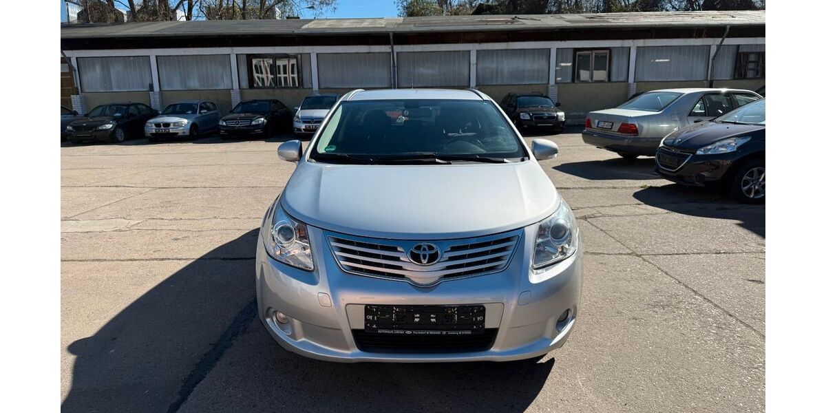 Toyota Avensis 179.552 km 6.200 &euro; Dresden 01159