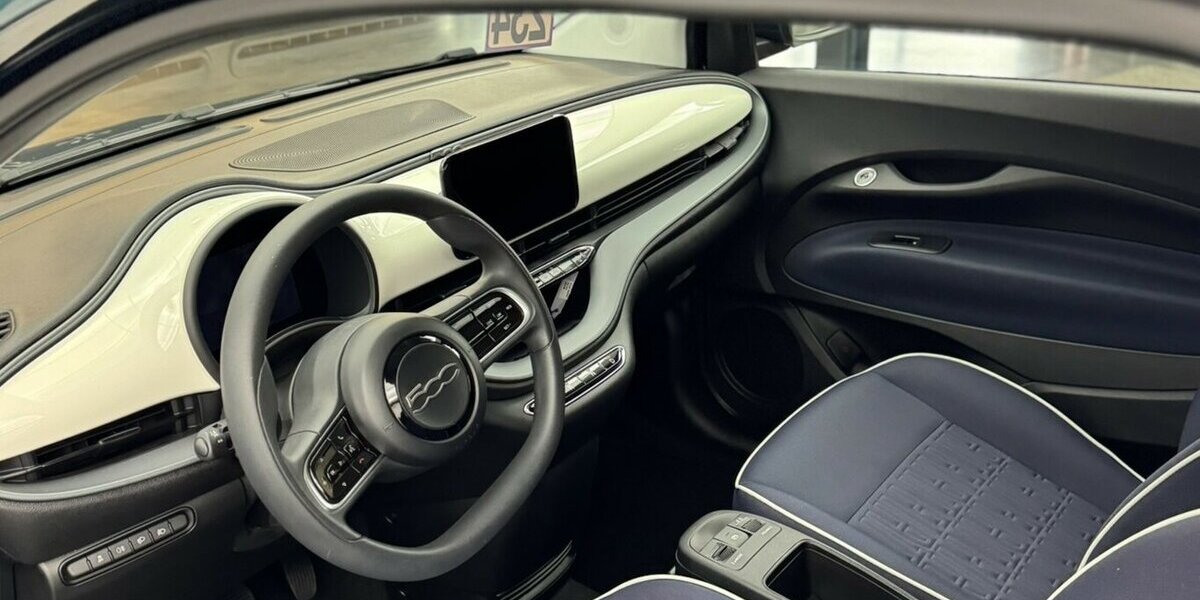 Fiat 500e Action Carplay Android Automatik 1.Hand 26.891 km 12.820 &euro; Lich 35423