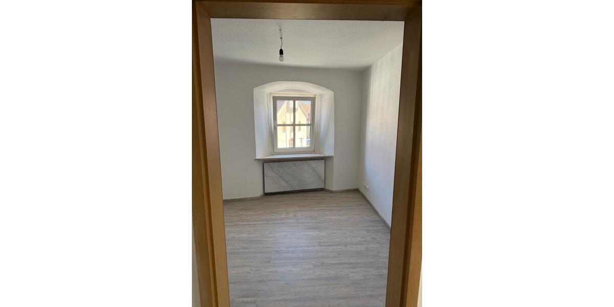 Etagenwohnung Moosbach - 3 Zimmer, 80 m&sup2;, 500&euro; | Angebot:26405831