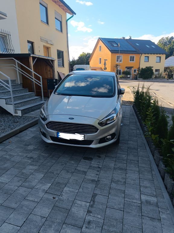 Ford S-Max 189.000 km 11.300 € Landshut 84036