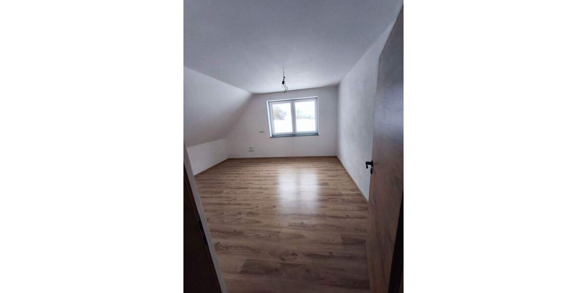Einfamilienhaus Igensdorf Pettensiedel - 1 Zimmer, 240 m&sup2;, 2.200&euro; | Angebot:25140505