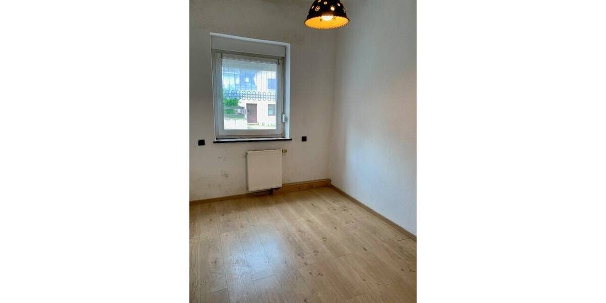 Reihenendhaus Reichenbach - 6 Zimmer, 127 m&sup2;, 99.000&euro; | Angebot:25662050