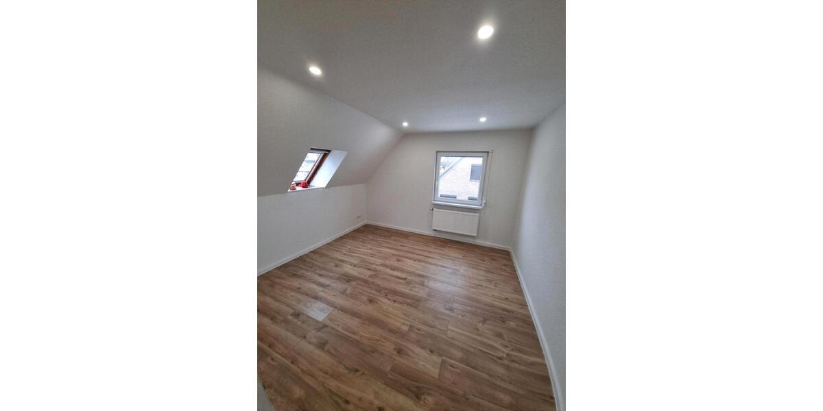 Dachgeschoßwohnung Neumünster Böcklersiedlung - 2 Zimmer, 75 m&sup2;, 725&euro; | Angebot:25378505