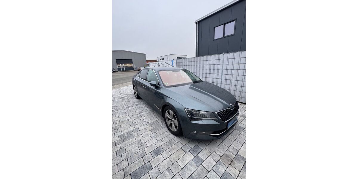 Skoda Superb 162.500 km 11.000 &euro; wiesbaden 65191