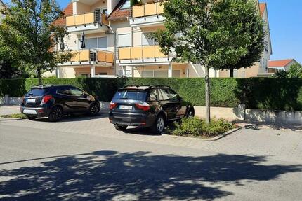 2 Zimmer Whg mit Balkon, EBK, TG, Aufzug