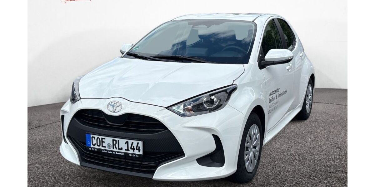 Toyota Yaris 2.500 km 22.880 &euro; Coesfeld 48653