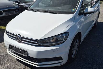 VW Touran 231.000 km 6.900 &euro; Elz 65604