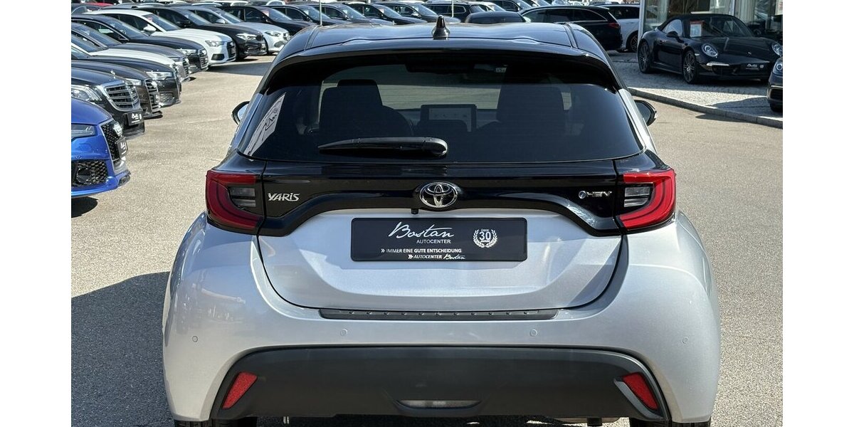 Toyota Yaris Hybrid Team Deutschland KAMER/DAB/1.HAND 10.247 km 21.800 &euro; Villingen-Schwenningen 78054