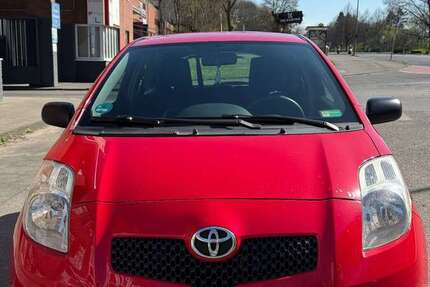Toyota Yaris 215.000 km 1.500 € Köln 50765