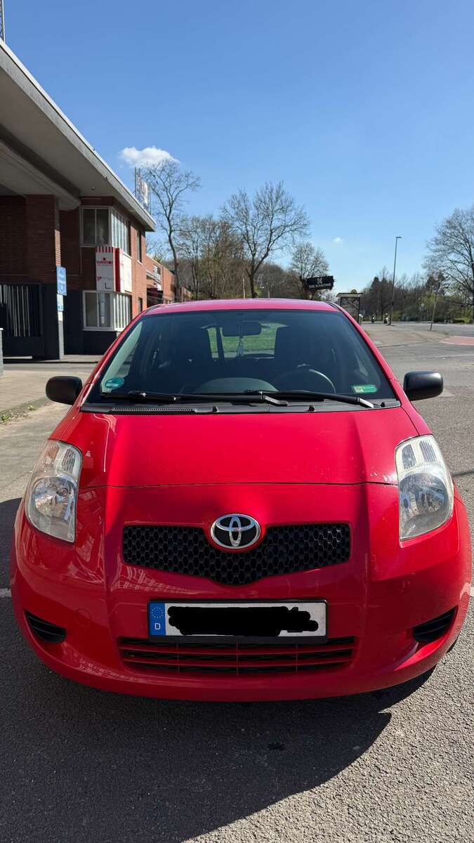 Toyota Yaris 215.000 km 1.500 € Köln 50765