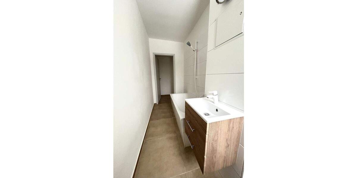 Stadt nah & im Grünen-frisch renovierte 2-Zimmer-Wohnung mit Garten ab sofort frei! 2 zimmer