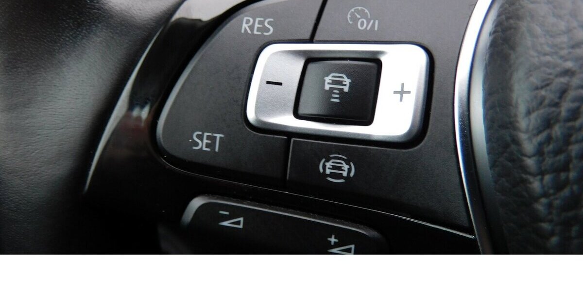 VW Passat 2.0 Bussiness BMT TDI Standhei.Navi Klima 36.500 km 23.990 &euro; Vordorf 38533