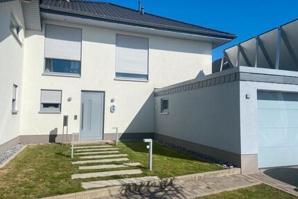 Haus zum vermieten mit EBK + Einbauschränke
