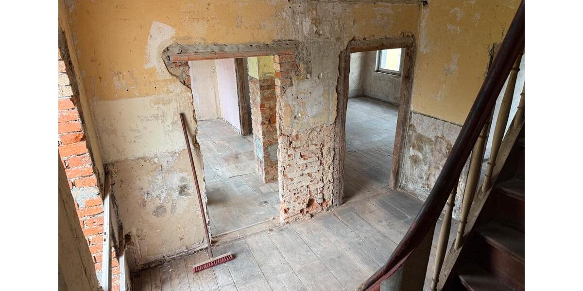 Reihenhaus Schmölln - 5 Zimmer, 160 m&sup2;, 98.000&euro; | Angebot:26798009