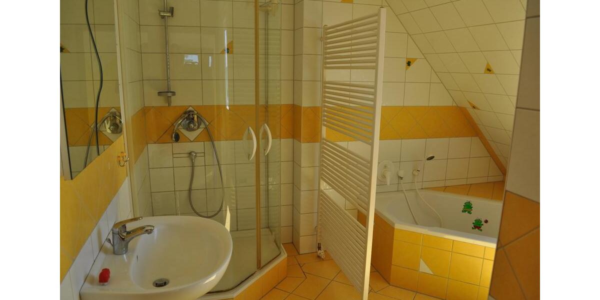 großes Doppelhaus, insgesamt 255 qm Wohnfläche 10 zimmer