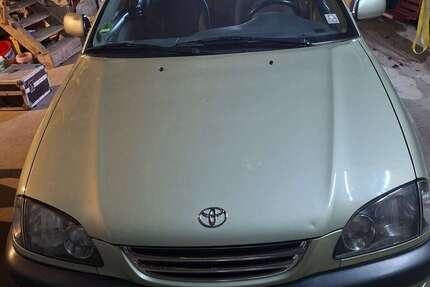 Toyota Avensis 140.000 km 2.350 &euro; Michelau im Steigerwald 97513