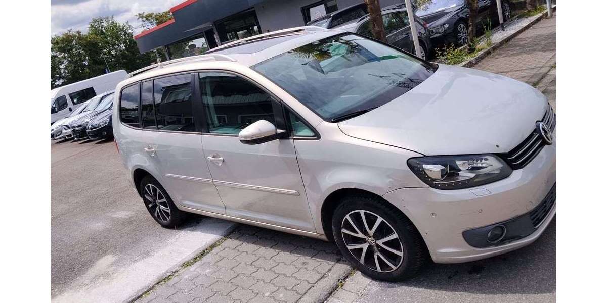 VW Touran 293.000 km 3.499 &euro; Ketsch 68775