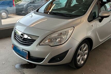 Opel Meriva 87.200 km 4.990 &euro; Frankfurt am Main 65933
