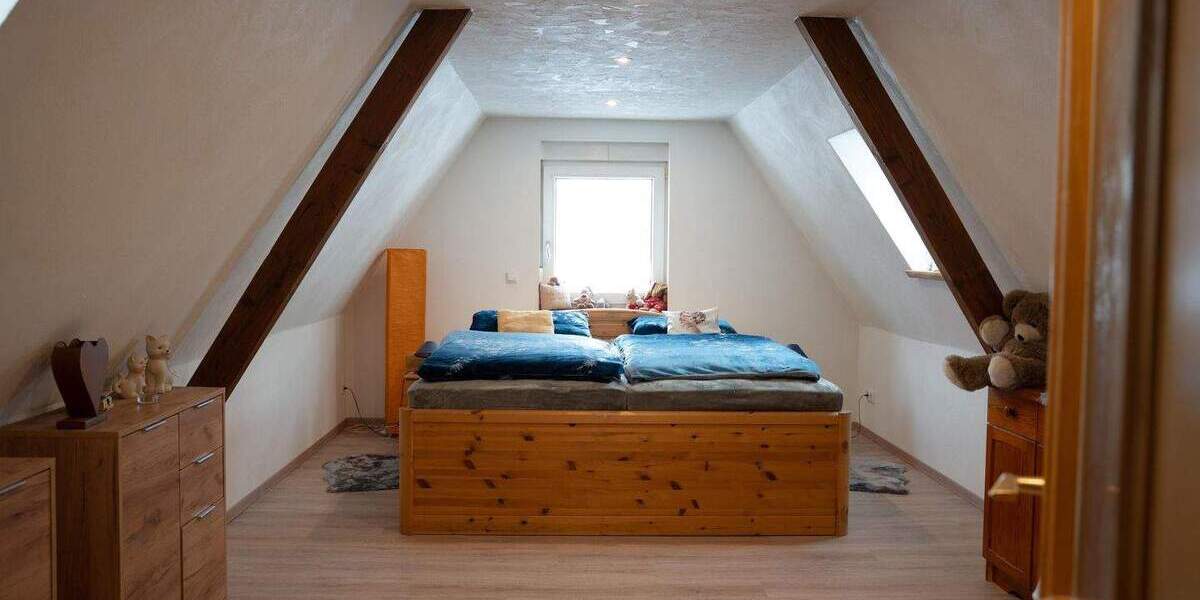 Mehrfamilienhaus, Wohnhaus Bad Berleburg Girkhausen - 9 Zimmer, 249 m&sup2;, 229.000&euro; | Angebot:25776193