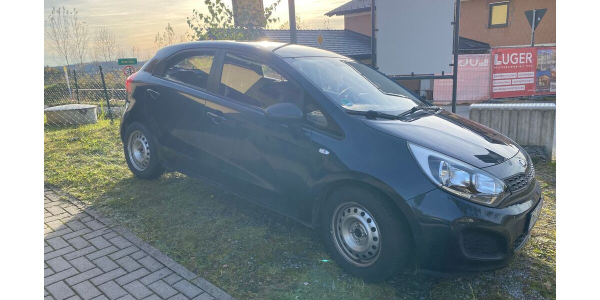 Kia Rio 130.000 km 3.990 &euro; Eging am See 94535