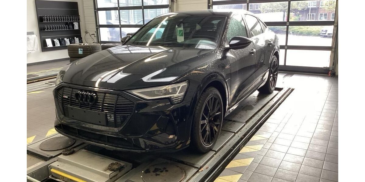 Audi e-tron 27.908 km 31.645 &euro; Hagen 58091