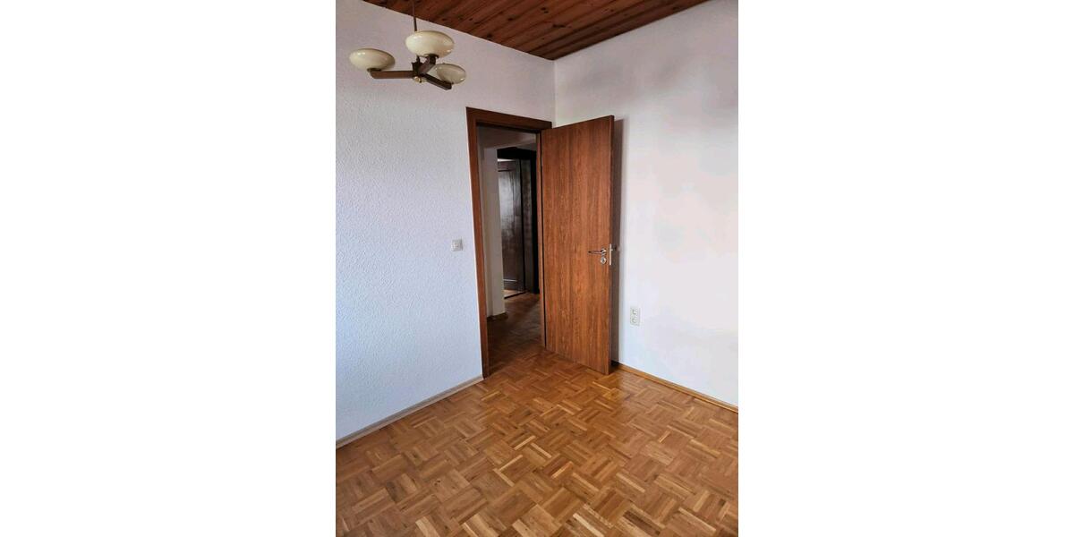 Erdgeschoßwohnung Friedberg (Hessen) - 3 Zimmer, 75 m&sup2;, 1.280&euro; | Angebot:26357460