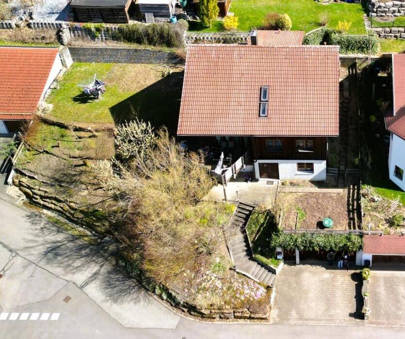 Freistehendes Einfamilienhaus mit 8,5-Zimmer in Lauterstein