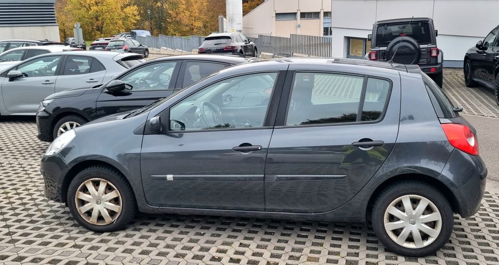 Renault Clio 140.000 km 2.750 &euro; Ruthweiler 66869