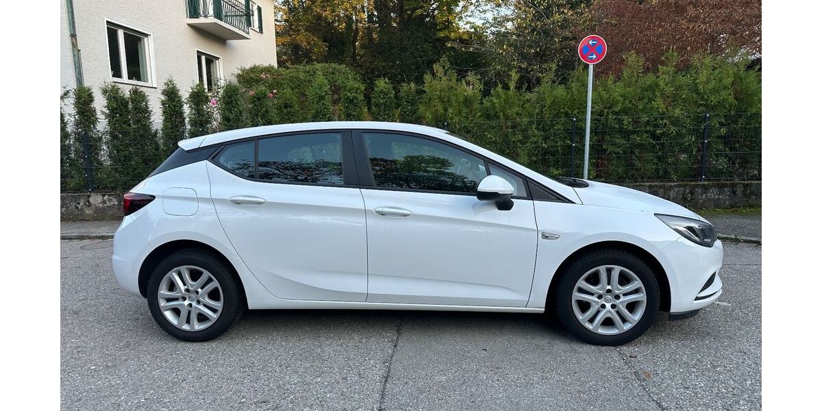 Opel Astra 98.800 km 9.100 € München 81679