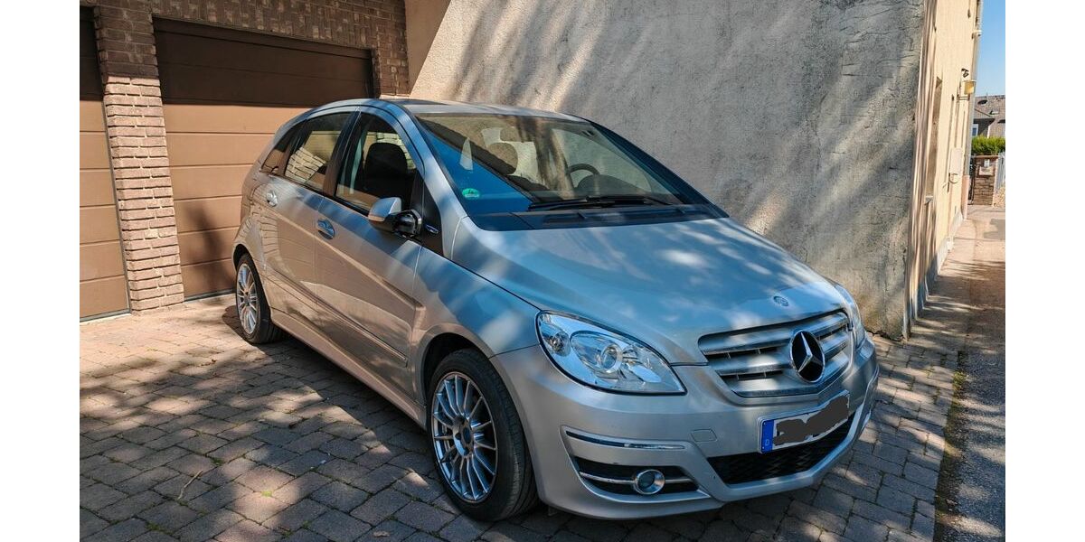 Mercedes-Benz B 180 118.000 km 5.950 &euro; Kelz 52391