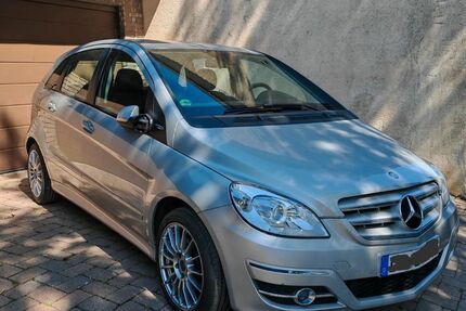 Mercedes-Benz B 180 118.000 km 6.400 &euro; Kelz 52391