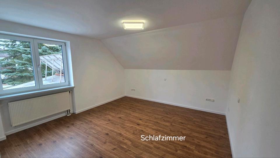 Dachgeschoßwohnung Hemau - 4 Zimmer, 102 m&sup2;, 900&euro; | Angebot:24848450