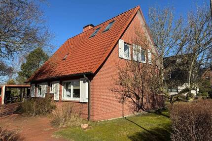 Charmantes Einfamilienhaus mit großem Grundstück und zusätzlichem Bauplatz!