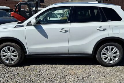 Suzuki Vitara 34.000 km 17.800 &euro; Grebenau - Schwarz 36323