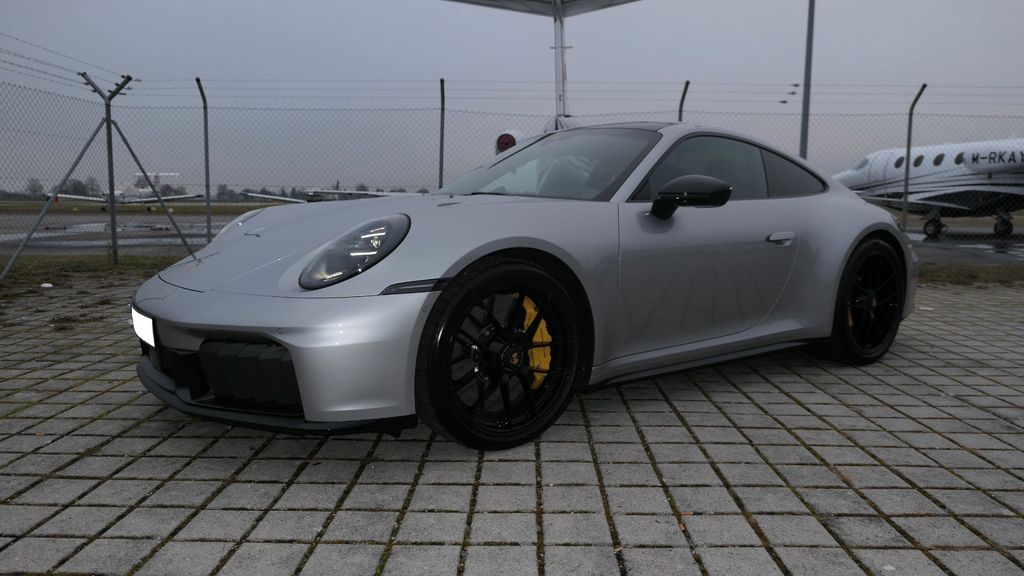 Porsche 992 6.300 km 189.992 &euro; Augsburg 86150