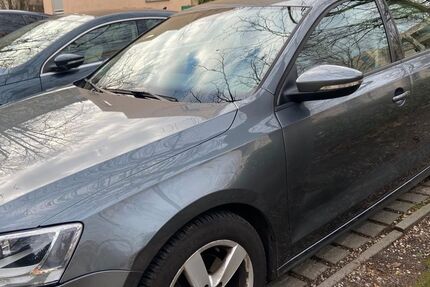 VW Jetta 98.300 km 7.900 &euro; Berlin 12107