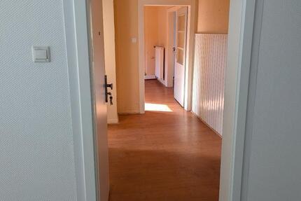 Helle 2-Zimmer-Dachgeschosswohnung mit Charme in zentraler Lage v zimmer