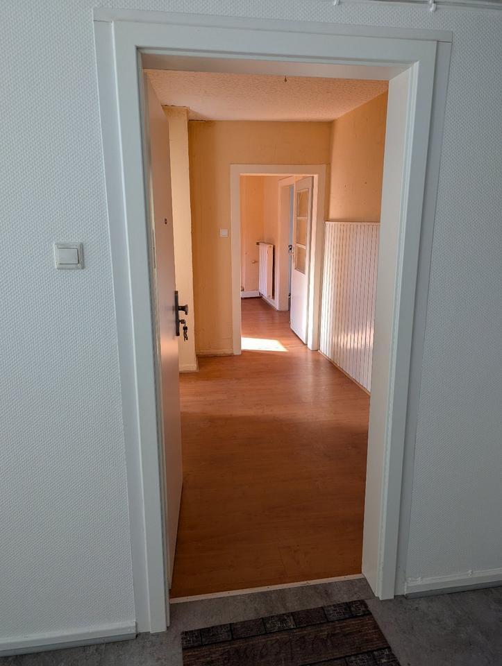 Helle 2-Zimmer-Dachgeschosswohnung mit Charme in zentraler Lage v zimmer