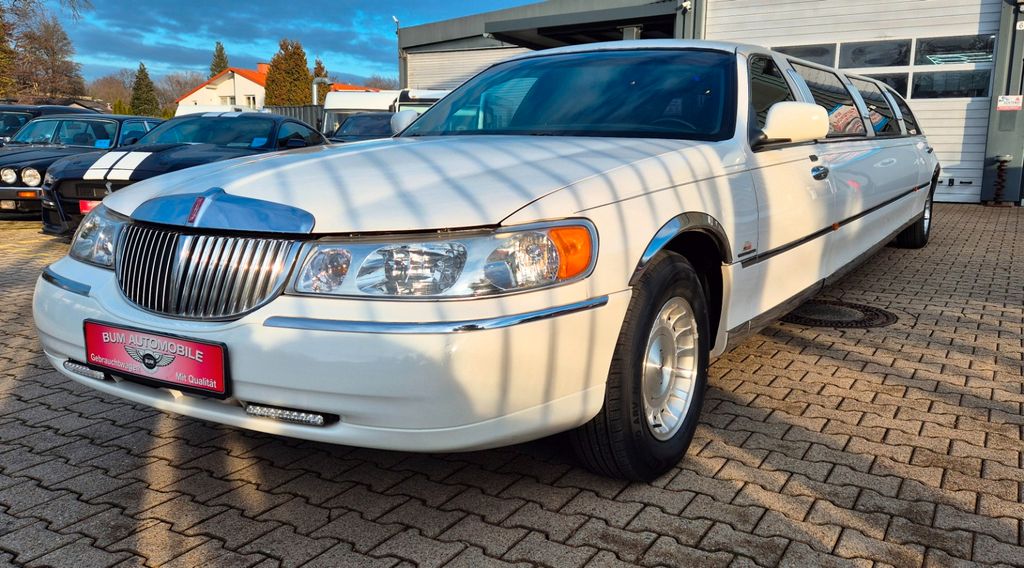 Lincoln Town Car 240.000 km 7.690 &euro; Recklinghausen 45659