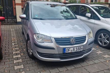 VW Touran 205.528 km 4.950 &euro; Offenbach a.M 63065