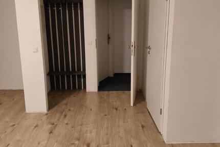 Wohnung Weingarten (Baden) - 2 Zimmer, 70 m&sup2;, 1.000&euro; | Angebot:24444717