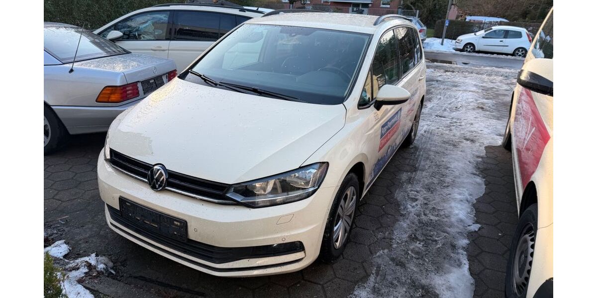 VW Touran 283.274 km 7.750 &euro; Hamburg 22043