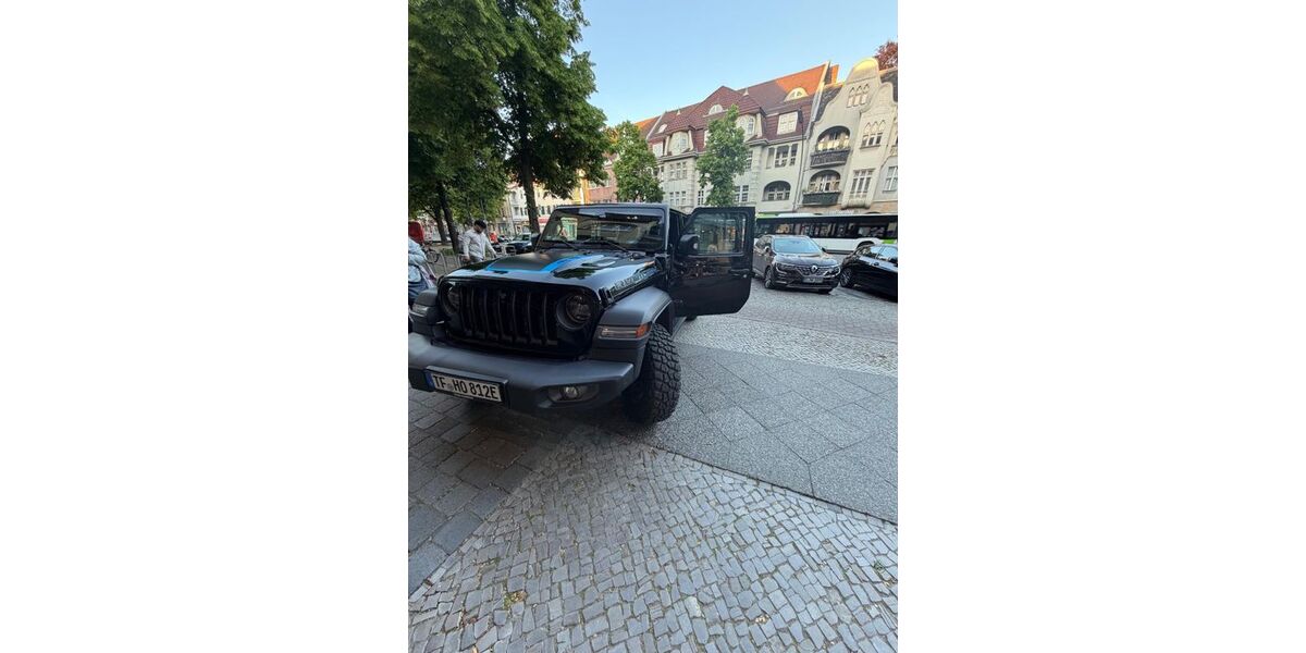 Jeep Wrangler 66.000 km 47.500 &euro; Berlin 12203