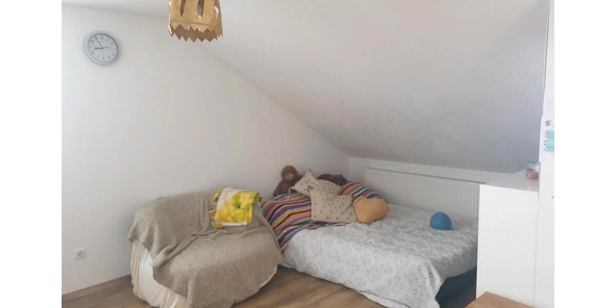 3 Zimmer Dachgeschosswohnung in Geisenhausen 3 zimmer