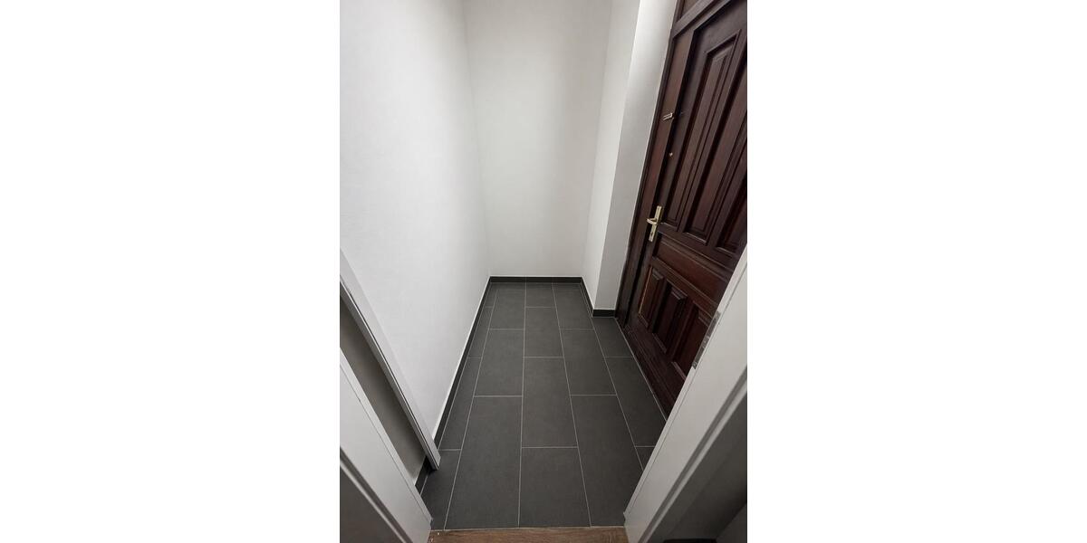 Erdgeschoßwohnung Burg - 4 Zimmer, 130 m&sup2;, 820&euro; | Angebot:26409641