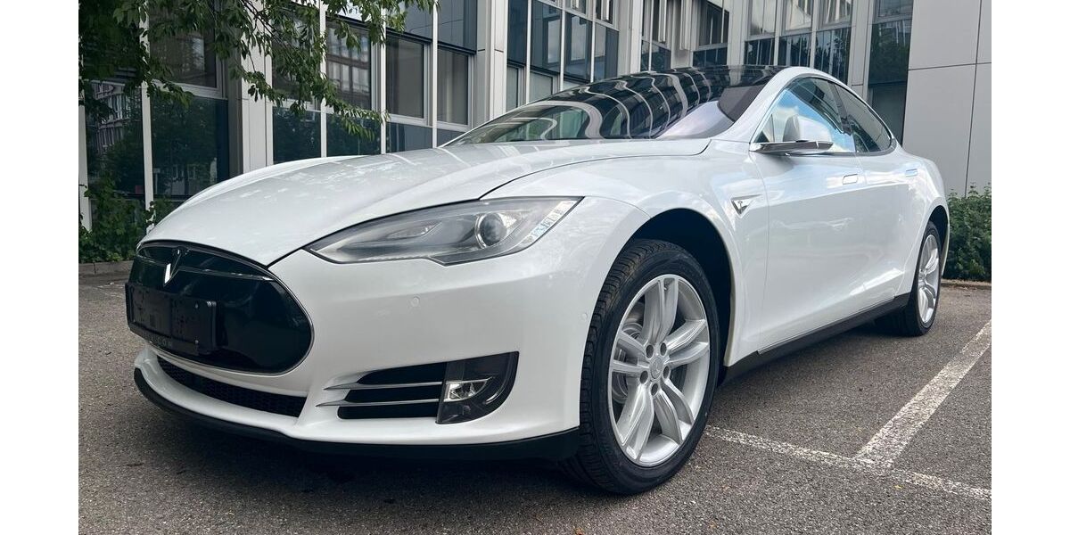 Tesla Model S 238.270 km 21.970 &euro; München 81677