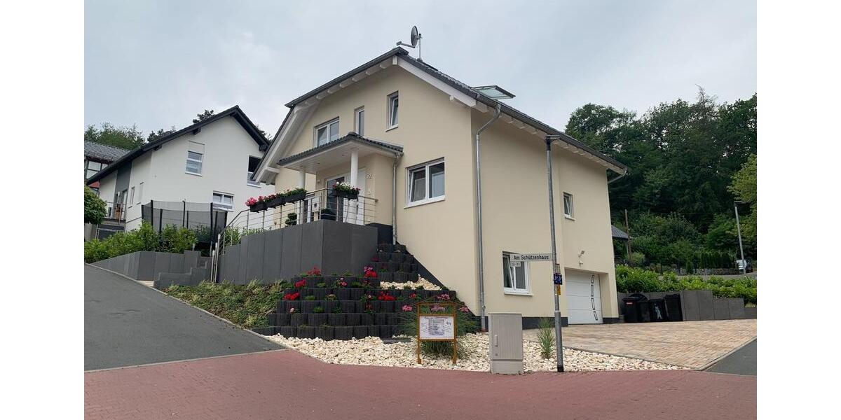Einfamilienhaus Butzbach - 7 Zimmer, 175 m&sup2;, 799.000&euro; | Angebot:25172911