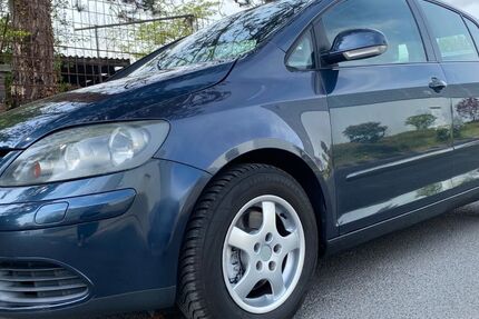 VW Golf 210.000 km 1.950 &euro; Lorsch 64653