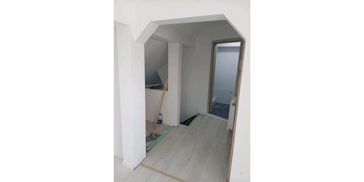 Dachgeschoßwohnung Eggenfelden - 4 Zimmer, 85 m&sup2;, 11&euro; | Angebot:26413715